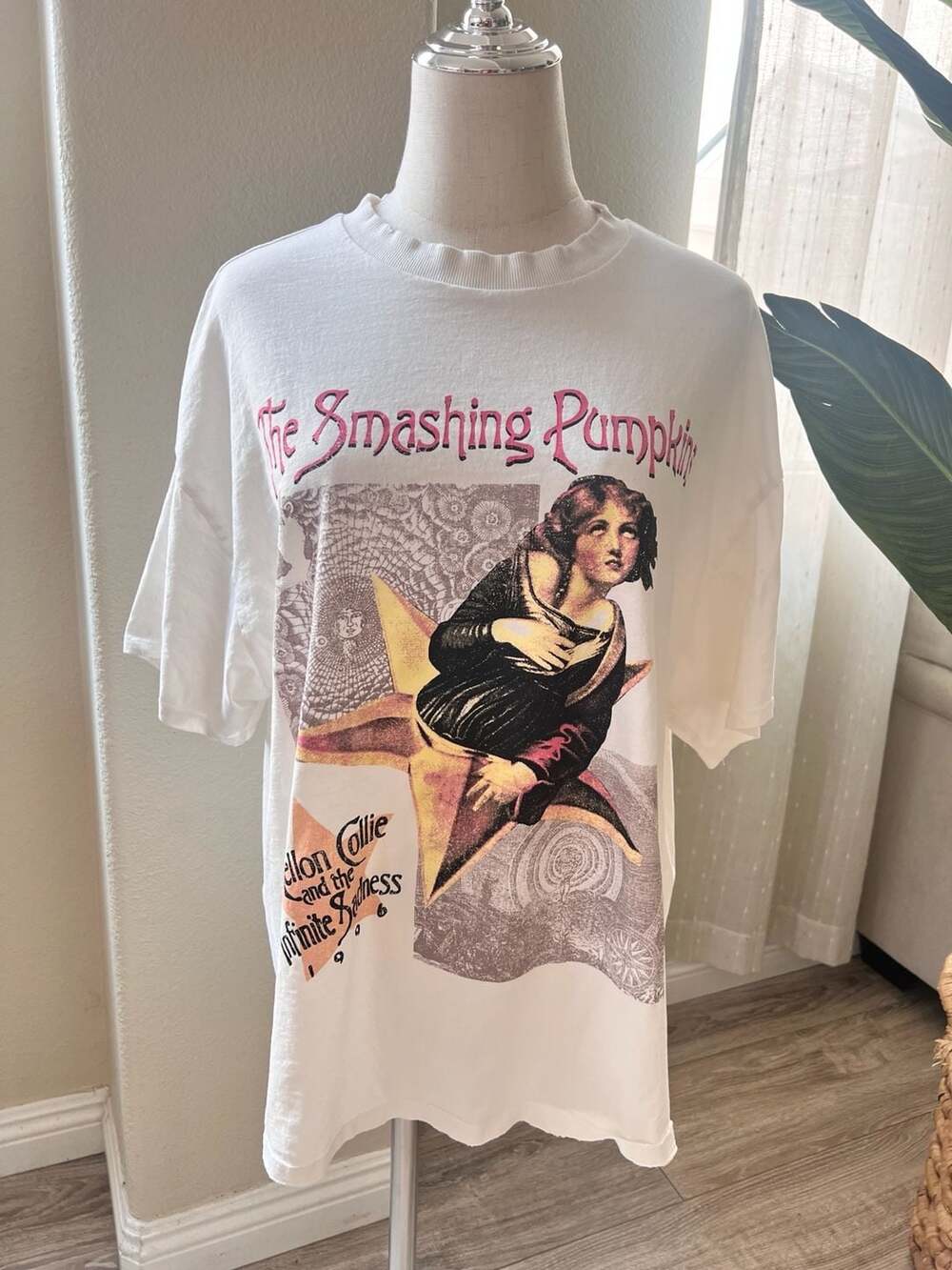 H&M DIVIDED Smashing Pumpkins Mellon Collie and the Infinite Sadness Graphic T-S